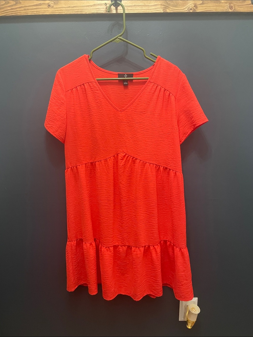 Ronni Nicole V-Neck Short Sleeve Tunic in Bright Red